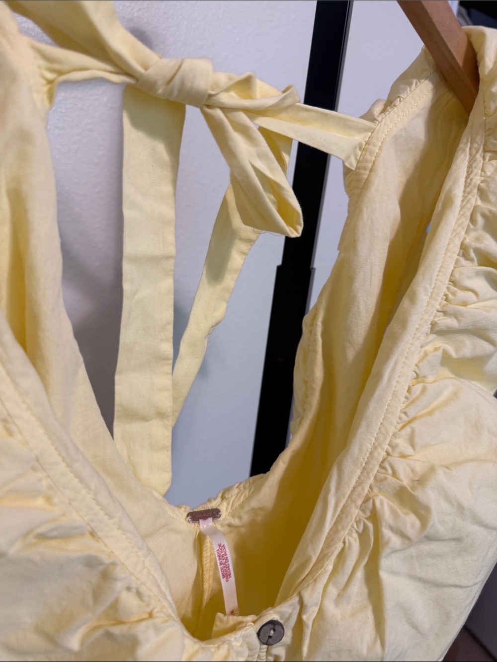 Free people 🌻Yellow Ruffle Sleeve Tie-Back Romper - Picture 4 of 14